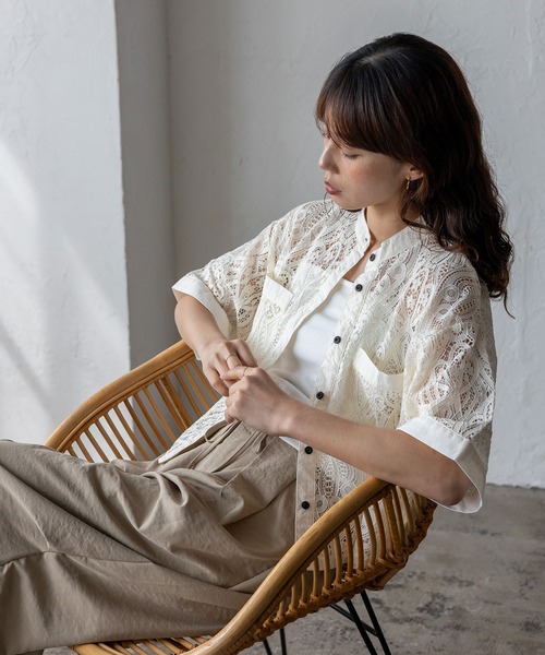 VitaFelice(ヴィータフェリーチェ)の「レースシアー半袖ルーズシャツ クロップド丈 バンドカラー 夏服(シャツ/ブラウス・レディース・ブラック/オフホワイト・FREE)」の22枚目の写真