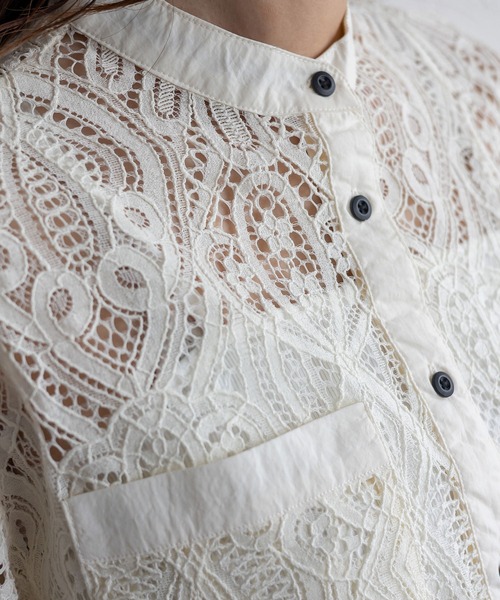 VitaFelice(ヴィータフェリーチェ)の「レースシアー半袖ルーズシャツ クロップド丈 バンドカラー 夏服(シャツ/ブラウス・レディース・ブラック/オフホワイト・FREE)」の9枚目の写真