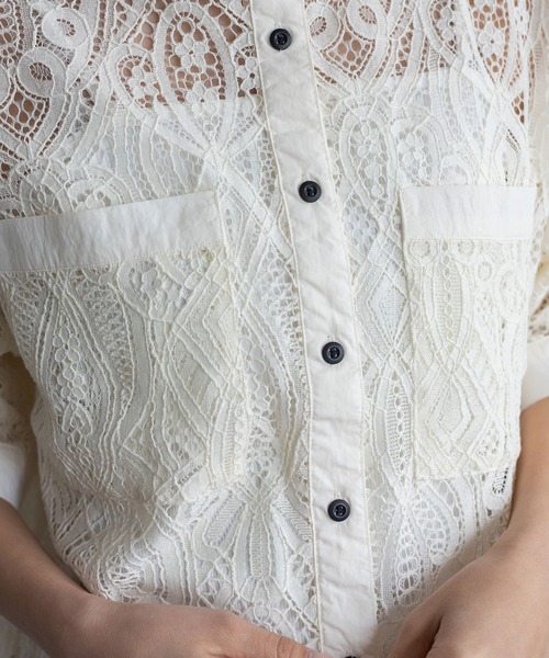 VitaFelice(ヴィータフェリーチェ)の「レースシアー半袖ルーズシャツ クロップド丈 バンドカラー 夏服(シャツ/ブラウス・レディース・ブラック/オフホワイト・FREE)」の11枚目の写真