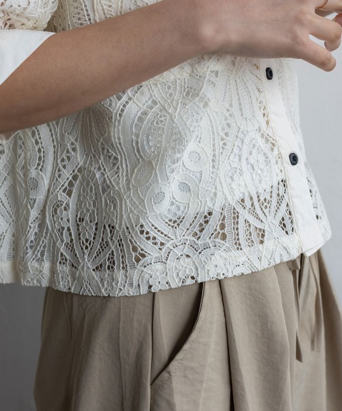 VitaFelice(ヴィータフェリーチェ)の「レースシアー半袖ルーズシャツ クロップド丈 バンドカラー 夏服(シャツ/ブラウス・レディース・ブラック/オフホワイト・FREE)」の13枚目の写真