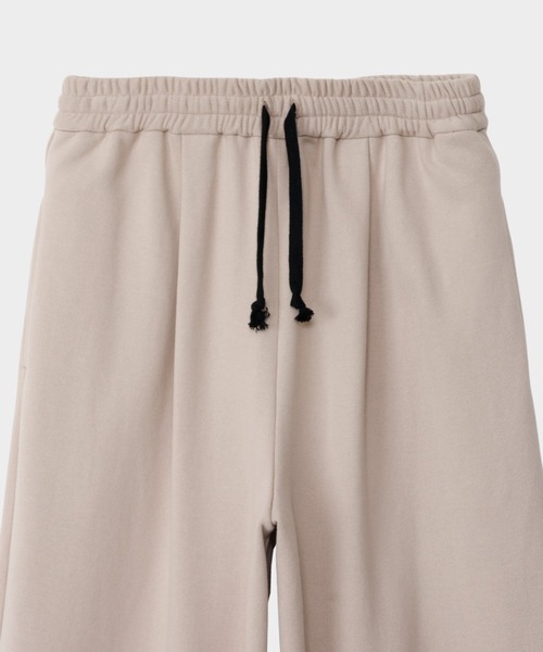 CINOH(チノ)の「HELENE HEAVY SWEAT DRAWSTRING LOUNGE PANTS(スウェットパンツ・メンズ・ブラック/ベージュ・46)」の7枚目の写真