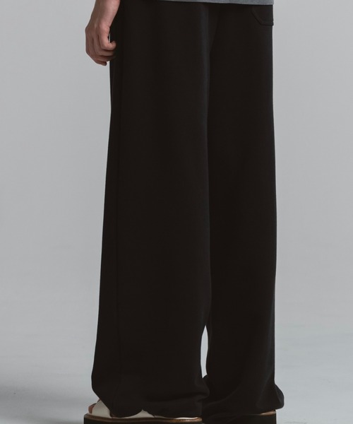 CINOH(チノ)の「HELENE HEAVY SWEAT DRAWSTRING LOUNGE PANTS(スウェットパンツ・メンズ・ブラック/ベージュ・46)」の12枚目の写真