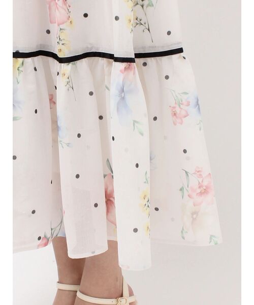 dazzlin(ダズリン)の「ドラマティックティアードワンピース(ワンピース・レディース・その他1/ベージュ/ブルー・MEDIUM/SMALL)」の17枚目の写真