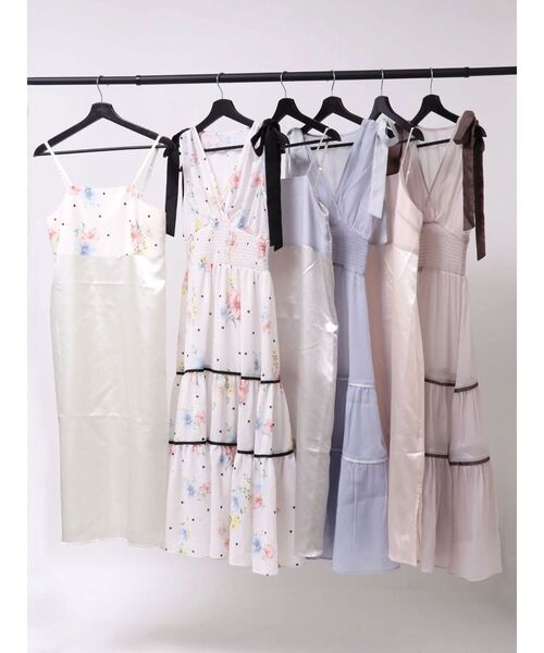 dazzlin(ダズリン)の「ドラマティックティアードワンピース(ワンピース・レディース・その他1/ベージュ/ブルー・MEDIUM/SMALL)」の19枚目の写真
