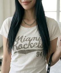 サイドドロストロゴTシャツ
