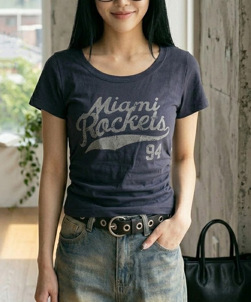 non-hedge（ノンヘッジ）の「サイドドロストロゴTシャツ（Tシャツ/カットソー・レディース・ネイビー/ワインレッド/グレー/オフホワイト・FREE）」の8枚目の写真