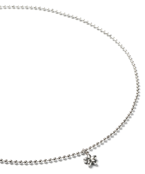 JBANS CLASSIC（ジェイバンスクラシック）の「ボリュームフラワーペンダントボールチェーンネックレス (C2503-AN954_SV ...