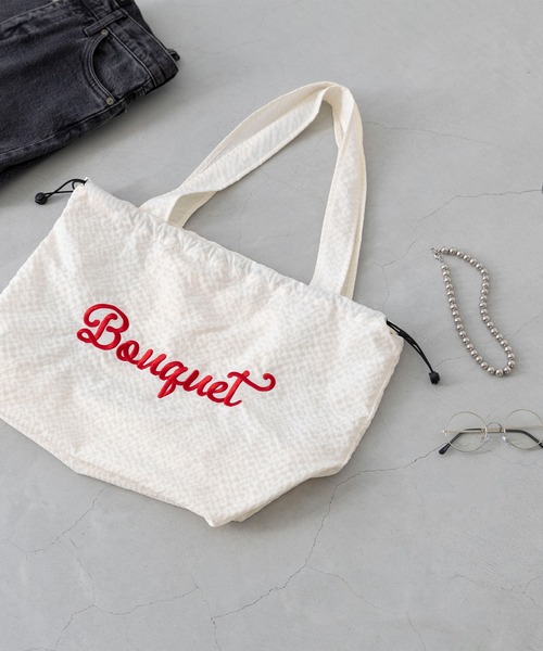 welleg(ウェレッグ)の「巾着 ロゴ刺繍 トートバッグ(トートバッグ・レディース・グリーン/パープル/ブラック/アイボリー/グレー・フリー)」の2枚目の写真