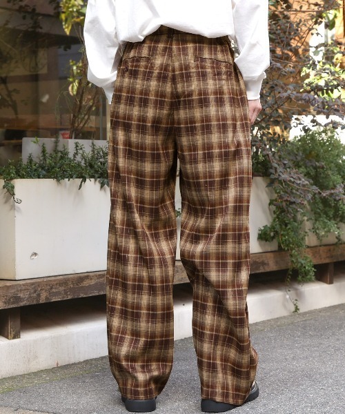 LUXSTYLE(ラグスタイル)の「ストライプ&チェックワイドパンツ(スラックス・メンズ・ブラウン/ブラック・L/M)」の11枚目の写真