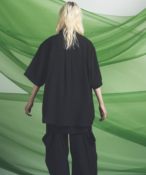 MAISON SPECIAL(メゾンスペシャル)の「《UNISEX》Triacetate Prime-Over Short Sleeve Shirt/トリアセテートプライムオーバーショートスリーブシャツ【MAISON SPECIAL/メゾンスペシャル】(シャツ/ブラウス・メンズ・チャコールグレー/ブルー/ブラック/グレイッシュベージュ・0/1/2)」の20枚目の写真