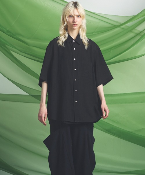 MAISON SPECIAL(メゾンスペシャル)の「《UNISEX》Triacetate Prime-Over Short Sleeve Shirt/トリアセテートプライムオーバーショートスリーブシャツ【MAISON SPECIAL/メゾンスペシャル】(シャツ/ブラウス・メンズ・チャコールグレー/ブルー/ブラック/グレイッシュベージュ・0/1/2)」の18枚目の写真