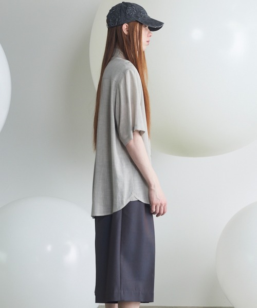 MAISON SPECIAL(メゾンスペシャル)の「《UNISEX》Triacetate Prime-Over Short Sleeve Shirt/トリアセテートプライムオーバーショートスリーブシャツ【MAISON SPECIAL/メゾンスペシャル】(シャツ/ブラウス・メンズ・チャコールグレー/ブルー/ブラック/グレイッシュベージュ・0/1/2)」の16枚目の写真