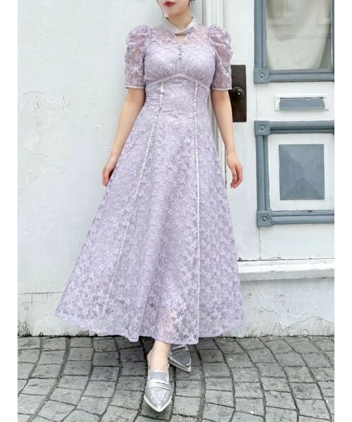 dazzlin(ダズリン)の「ネックツイスト刺繍レースドレス(ドレス・レディース・ブラック/アイボリー/ラベンダー・SMALL/MEDIUM)」の4枚目の写真
