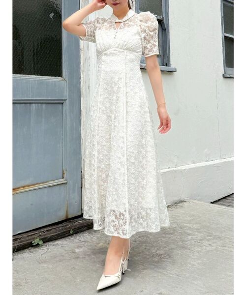 dazzlin(ダズリン)の「ネックツイスト刺繍レースドレス(ドレス・レディース・ブラック/アイボリー/ラベンダー・SMALL/MEDIUM)」の5枚目の写真