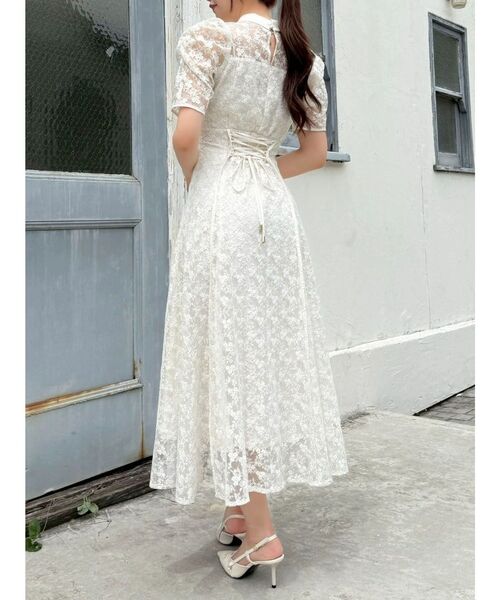 dazzlin(ダズリン)の「ネックツイスト刺繍レースドレス(ドレス・レディース・ブラック/アイボリー/ラベンダー・SMALL/MEDIUM)」の7枚目の写真