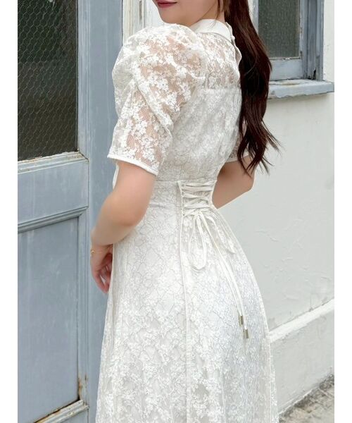 dazzlin(ダズリン)の「ネックツイスト刺繍レースドレス(ドレス・レディース・ブラック/アイボリー/ラベンダー・SMALL/MEDIUM)」の9枚目の写真