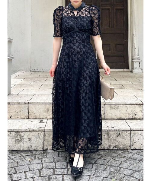 dazzlin(ダズリン)の「ネックツイスト刺繍レースドレス(ドレス・レディース・ブラック/アイボリー/ラベンダー・SMALL/MEDIUM)」の10枚目の写真