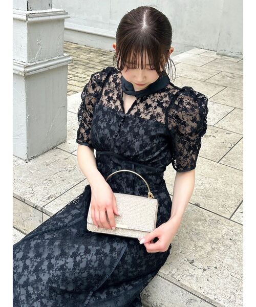 dazzlin(ダズリン)の「ネックツイスト刺繍レースドレス(ドレス・レディース・ブラック/アイボリー/ラベンダー・SMALL/MEDIUM)」の16枚目の写真