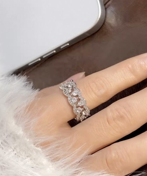 shoppinggo(ショッピングゴー)の「指輪 リング きらきら フリーサイズ シンプル フォーマル カジュアル 結婚式 パーティ(リング・レディース・シルバー・FREE)」の11枚目の写真
