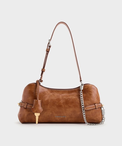 CHARLES & KEITH(チャールズ & キース)の「Delfina デルフィナ チェーン サイドベルト ショルダーバッグ(ショルダーバッグ・レディース・ダークブラウン系3・M)」の4枚目の写真