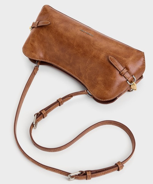 CHARLES & KEITH(チャールズ & キース)の「Delfina デルフィナ チェーン サイドベルト ショルダーバッグ(ショルダーバッグ・レディース・ダークブラウン系3・M)」の9枚目の写真