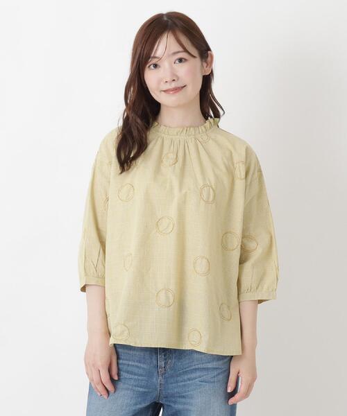 one'sterrace(ワンズテラス)の「サークルドット刺繍 6分袖ブラウス(シャツ/ブラウス・レディース・ブラック系8/アイボリー系8/イエロー系8・02)」の3枚目の写真
