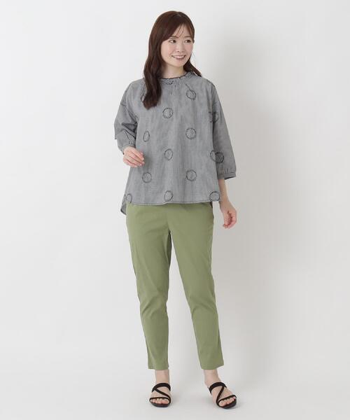 one'sterrace(ワンズテラス)の「サークルドット刺繍 6分袖ブラウス(シャツ/ブラウス・レディース・ブラック系8/アイボリー系8/イエロー系8・02)」の6枚目の写真