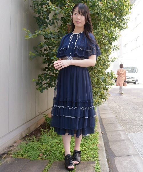 axes femme(アクシーズファム)の「フリルメローケープワンピース(ワンピース・レディース・キナリ/ネイビー/ピンク・MEDIUM)」の17枚目の写真
