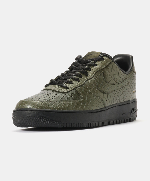 NIKE(ナイキ)の「NIKE AIR FORCE 1 '07 PRM IQ3370-325(スニーカー・メンズ・カーキ・30cm/29cm/25.5cm/28.5cm/28cm/27.5cm/27cm/26.5cm/26cm)」の2枚目の写真