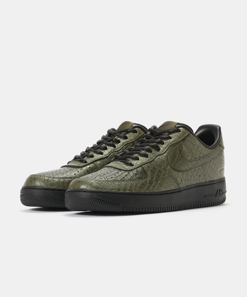 NIKE(ナイキ)の「NIKE AIR FORCE 1 '07 PRM IQ3370-325(スニーカー・メンズ・カーキ・30cm/29cm/25.5cm/28.5cm/28cm/27.5cm/27cm/26.5cm/26cm)」の7枚目の写真