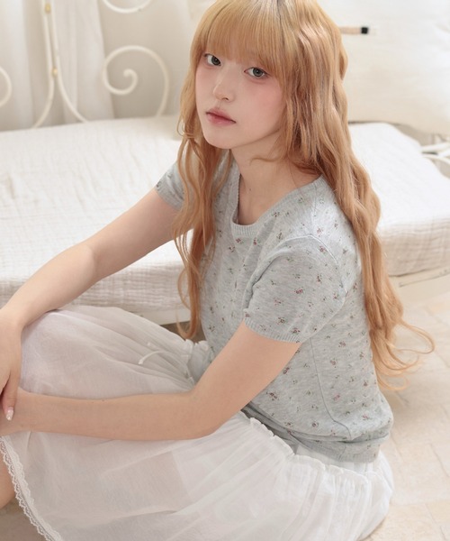 LiLIN(リリン)の「小花柄 リブ 切り替え 半袖 ニット トップス(ニット/セーター・レディース・ブルー/アイボリー/グレー/ピンク・FREE)」の11枚目の写真