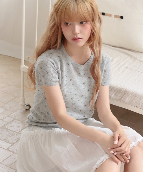 LiLIN(リリン)の「小花柄 リブ 切り替え 半袖 ニット トップス(ニット/セーター・レディース・ブルー/アイボリー/グレー/ピンク・FREE)」の17枚目の写真