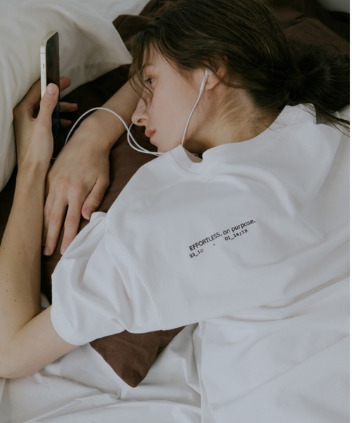 lit(リット)の「Back Embroidery TEE(Tシャツ/カットソー・レディース・オフホワイト/サックスブルー/ダークネイビー/トップグレー・FREE)」の2枚目の写真