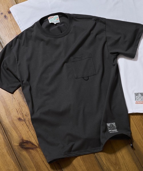 OUTDOOR EXCHANGE(アウトドアエクスチェンジ)の「【OUTDOOR EXCHANGE/アウトドアエクスチェンジ】×【ZERO STAIN/ゼロステイン】コラボ 裾ドローコード 胸ポケット Tシャツ(Tシャツ/カットソー・メンズ・ホワイト/スミクロ・MEDIUM/LARGE)」の2枚目の写真