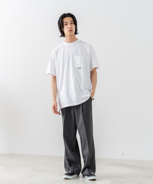OUTDOOR EXCHANGE(アウトドアエクスチェンジ)の「【OUTDOOR EXCHANGE/アウトドアエクスチェンジ】×【ZERO STAIN/ゼロステイン】コラボ 裾ドローコード 胸ポケット Tシャツ(Tシャツ/カットソー・メンズ・ホワイト/スミクロ・MEDIUM/LARGE)」の5枚目の写真
