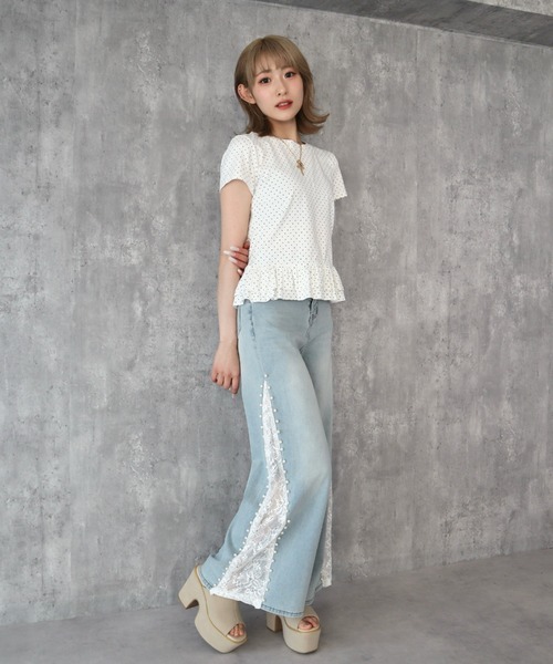 CECIL McBEE（セシルマクビー）の「サイドレースフレアデニムパンツ（デニムパンツ・レディース・ブルー/サックスブルー・61/64）」の3枚目の写真