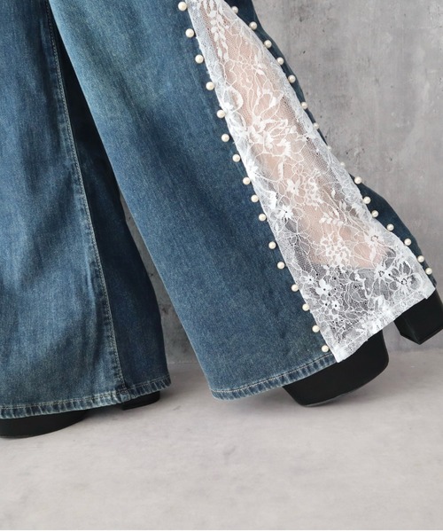 CECIL McBEE（セシルマクビー）の「サイドレースフレアデニムパンツ（デニムパンツ・レディース・ブルー/サックスブルー・61/64）」の15枚目の写真