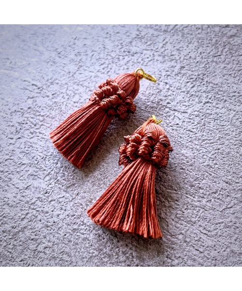 tone(トーン)の「【Willija】《着せ替えタッセル》お手持ちのピアスやイヤリングを華やかに(MA)(ピアス(両耳用)・レディース・ブラウン/ブルー系1/ホワイト系2/ピンク系2/ホワイト系1/ピンク系1/オレンジ系2/オレンジ系1/ゴールド/グリーン系2/ブルー系2/モスグリーン/グリーン系1/ゴールド系3/ゴールド系2/ゴールド系8/ゴールド系7/ゴールド系6/ゴールド系5/ゴールド系4・FREE)」の21枚目の写真