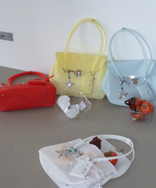 OMNIPOTENT(オムニポテント)の「Candy Jelly Tote Bag & Card Wallet _5Colors(トートバッグ・レディース・ホワイト/クリアイエロー/レッド/ピンク/ライトブルー・FREE)」の11枚目の写真