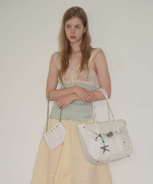 OMNIPOTENT(オムニポテント)の「Candy Jelly Tote Bag & Card Wallet _5Colors(トートバッグ・レディース・ホワイト/クリアイエロー/レッド/ピンク/ライトブルー・FREE)」の10枚目の写真