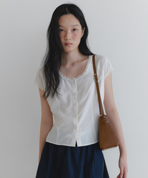 URAGO（ユラーゴ）の「Lizzy Lace blouse（シャツ/ブラウス・レディース・ダークネイビー/クリーム・FREE）」の3枚目の写真