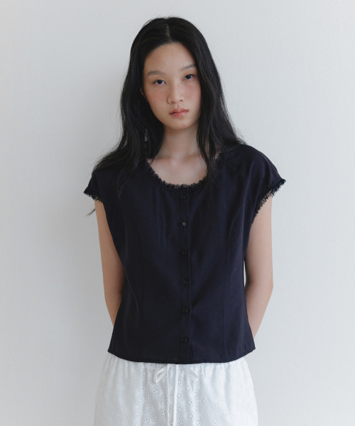 URAGO（ユラーゴ）の「Lizzy Lace blouse（シャツ/ブラウス・レディース・ダークネイビー/クリーム・FREE）」の5枚目の写真