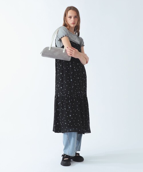 Ray BEAMS(レイビームス)の「刺繍 ティアード キャミ ワンピース(ワンピース・レディース・ブラック/クリーム・ONE SIZE)」の4枚目の写真