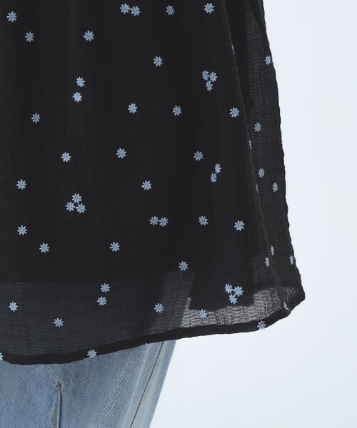 Ray BEAMS(レイビームス)の「刺繍 ティアード キャミ ワンピース(ワンピース・レディース・ブラック/クリーム・ONE SIZE)」の10枚目の写真