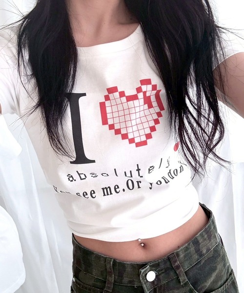 fiere(フィエール)の「ゲームライクなピクセルハートショート丈半袖Tシャツ(Tシャツ/カットソー・レディース・ホワイト・WM)」の2枚目の写真