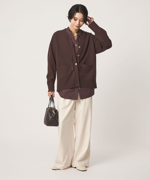 green label relaxing(グリーンレーベルリラクシング)の「Vネック ニット カーディガン ウォッシャブル(カーディガン/ボレロ・レディース・ブラック/オフホワイト/ダークブラウン/レッド・FREE)」の19枚目の写真