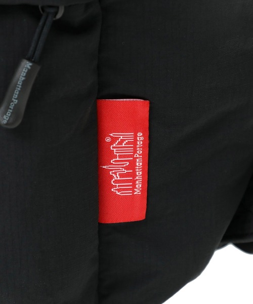 Manhattan Portage(マンハッタンポーテージ)の「HOUSTON DRAWSTRING BAG RIPSTOP TASLAN NYLON CCC(バックパック/リュック・メンズ・ブラック・MEDIUM)」の9枚目の写真
