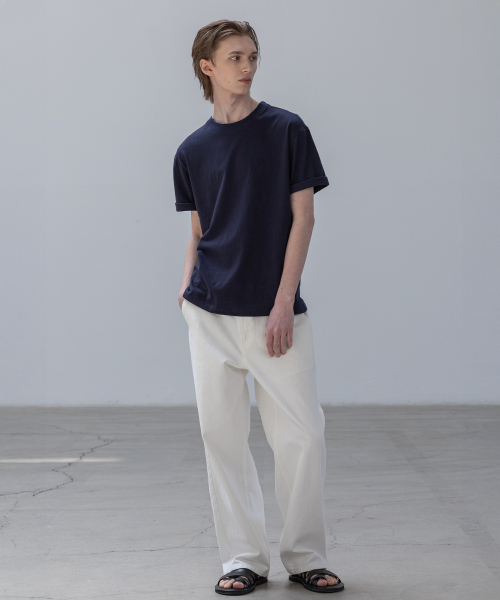 DECOROSO（デコローゾ）の「男女共用エッセンシャルレギュラーフィットロゴ刺繍半袖Tシャツ[ネイビー]（Tシャツ/カットソー・メンズ・その他・X-SMALL/SMALL/MEDIUM/LARGE/X-LARGE）」の6枚目の写真