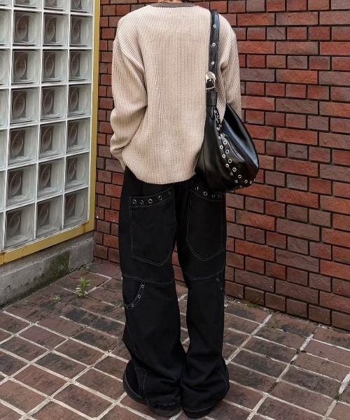 Chikashitsu +(チカシツプラス)の「【Chikashitsu +】eyelet cross bag / 【チカシツプラス】アイレットクロスショルダーバッグ(ショルダーバッグ・メンズ・ブラック・ONE SIZE)」の18枚目の写真