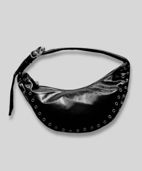 Chikashitsu +(チカシツプラス)の「【Chikashitsu +】eyelet cross bag / 【チカシツプラス】アイレットクロスショルダーバッグ(ショルダーバッグ・メンズ・ブラック・ONE SIZE)」の20枚目の写真